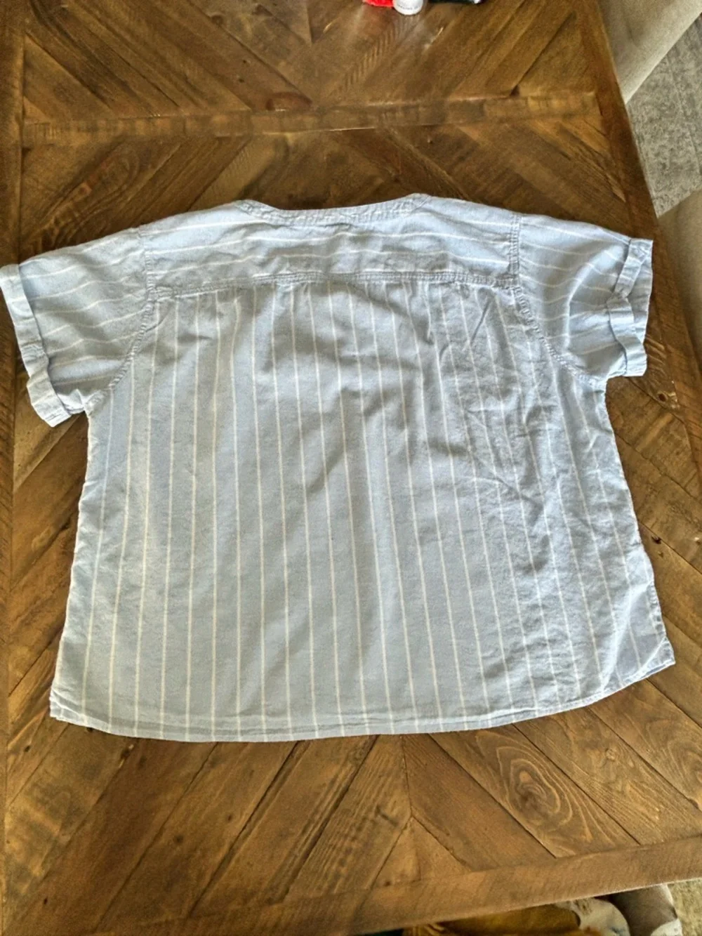 Eddie Bauer Light‎ Blue and White Striped Short Sleeve Top - Picture 2 of 6
